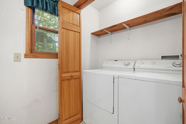 307 Ollis Bowers Hill Road, Kingsport, TN 37664