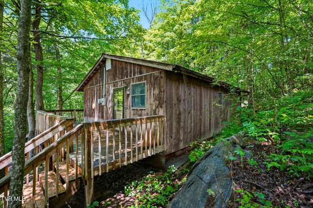 307 Ollis Bowers Hill Road, Kingsport, TN 37664