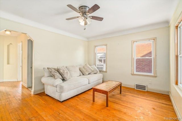 1409 Capitol Avenue, Lincoln Park, MI 48146