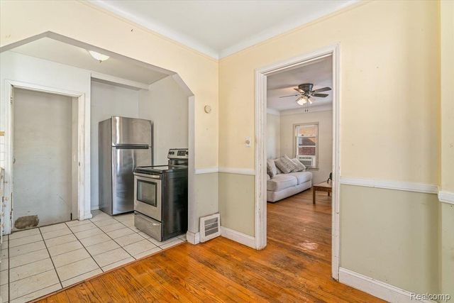 1409 Capitol Avenue, Lincoln Park, MI 48146