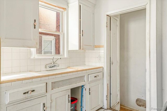 1409 Capitol Avenue, Lincoln Park, MI 48146