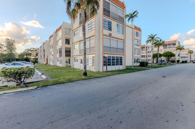 2401 NW 41st Avenue 101, Lauderhill, FL 33313