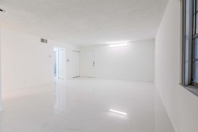 2401 NW 41st Avenue 101, Lauderhill, FL 33313