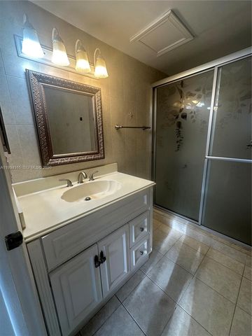 10245 NW 9th St Cir 111-9, Miami, FL 33172