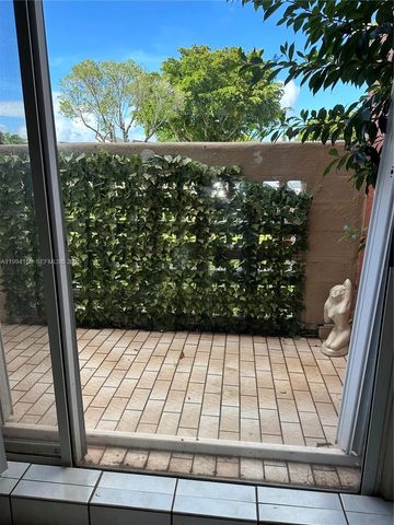 10245 NW 9th St Cir 111-9, Miami, FL 33172