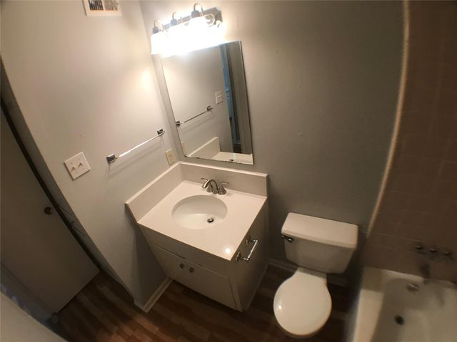 5001 Bull Creek RD 111, Austin, TX 78731