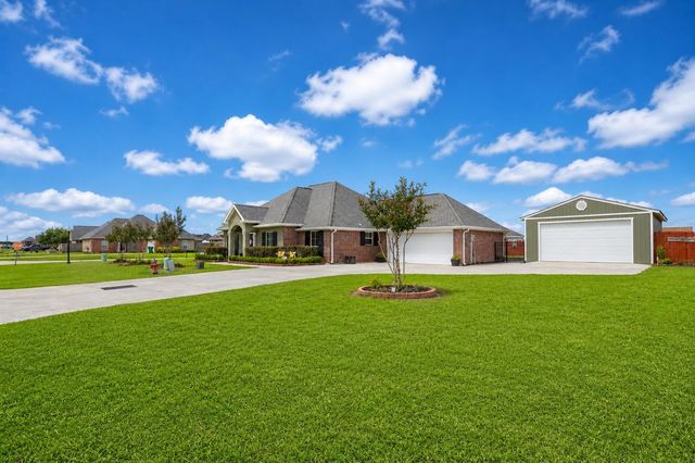 203 Millstone Dr, Thibodaux, LA 70301