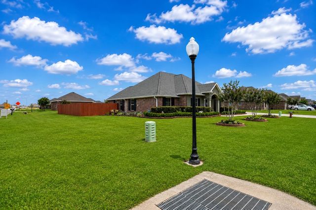 203 Millstone Dr, Thibodaux, LA 70301