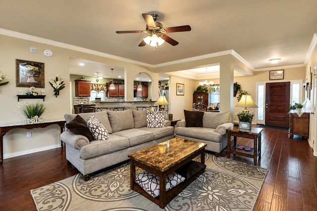 203 Millstone Dr, Thibodaux, LA 70301