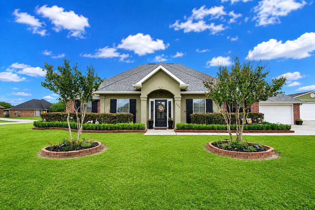 203 Millstone Dr, Thibodaux, LA 70301