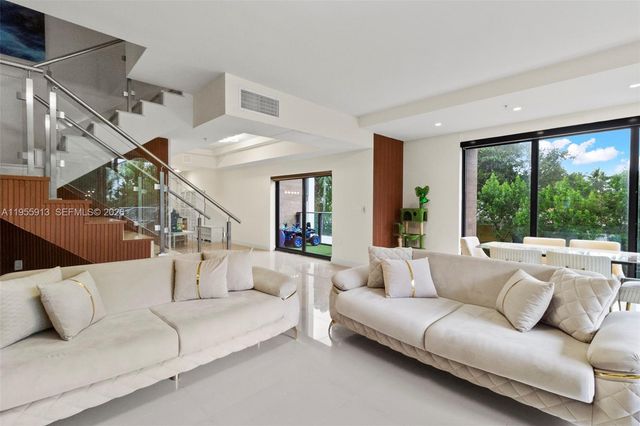 3040 N Ocean Boulevard N101, Fort Lauderdale, FL 33308