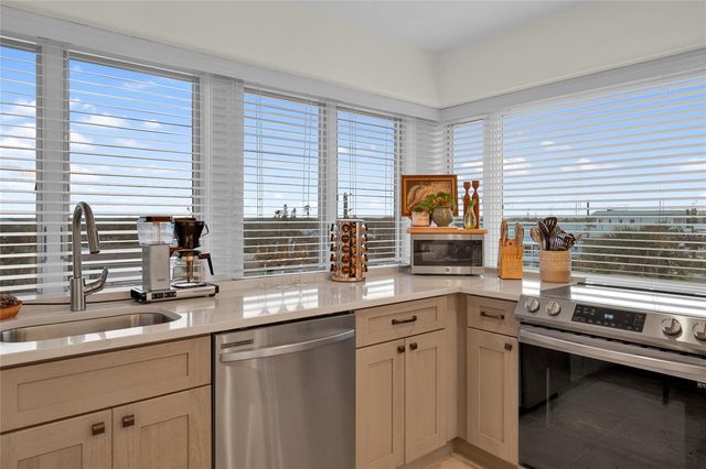 1421 N ATLANTIC AVENUE, New Smyrna Beach, FL 32169