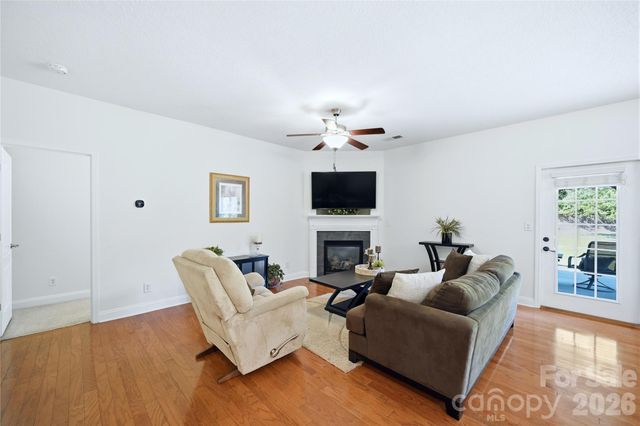 2429 Glyncastle Way, Gastonia, NC 28056