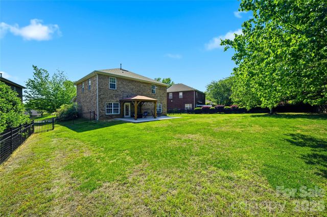 2429 Glyncastle Way, Gastonia, NC 28056