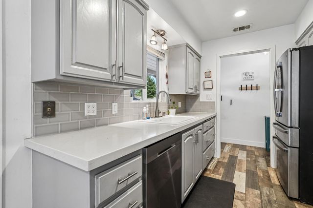 8878 Greenhalgh Ln, Orangevale, CA 95662
