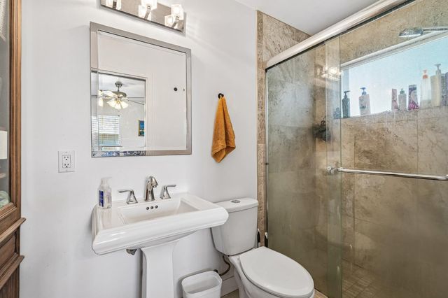 8878 Greenhalgh Ln, Orangevale, CA 95662