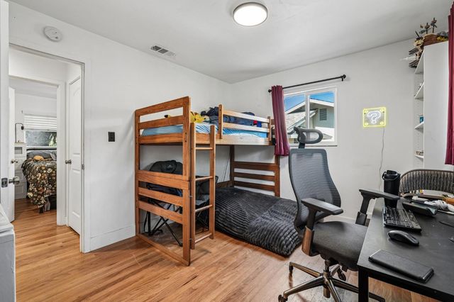 8878 Greenhalgh Ln, Orangevale, CA 95662