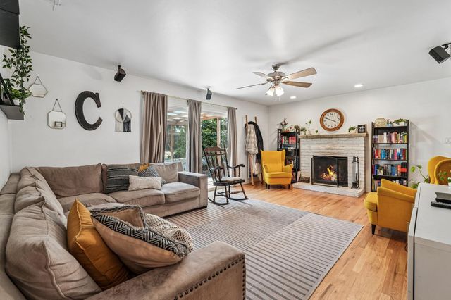 8878 Greenhalgh Ln, Orangevale, CA 95662