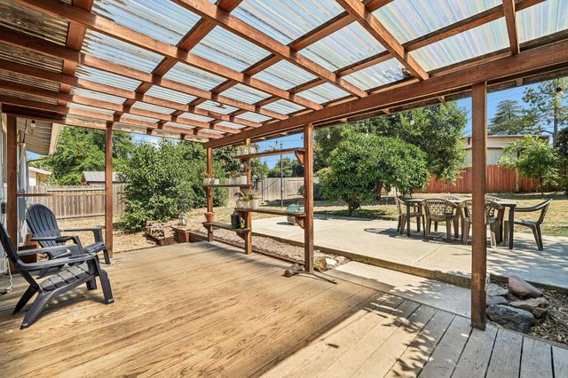 8878 Greenhalgh Ln, Orangevale, CA 95662