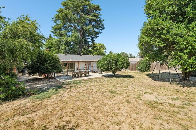 8878 Greenhalgh Ln, Orangevale, CA 95662