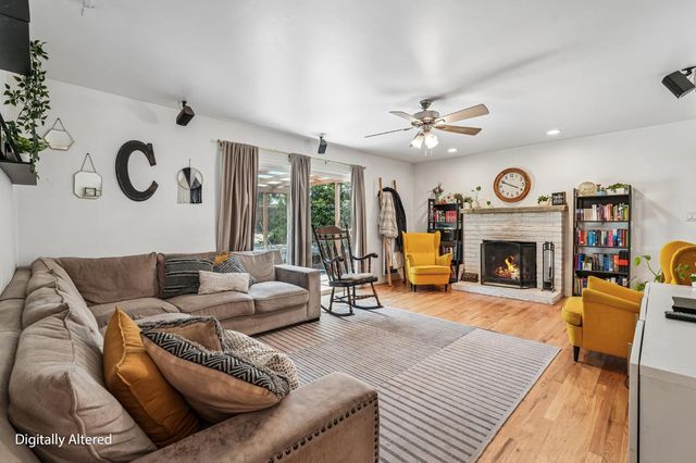 8878 Greenhalgh Ln, Orangevale, CA 95662