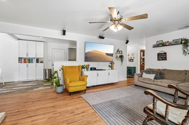 8878 Greenhalgh Ln, Orangevale, CA 95662