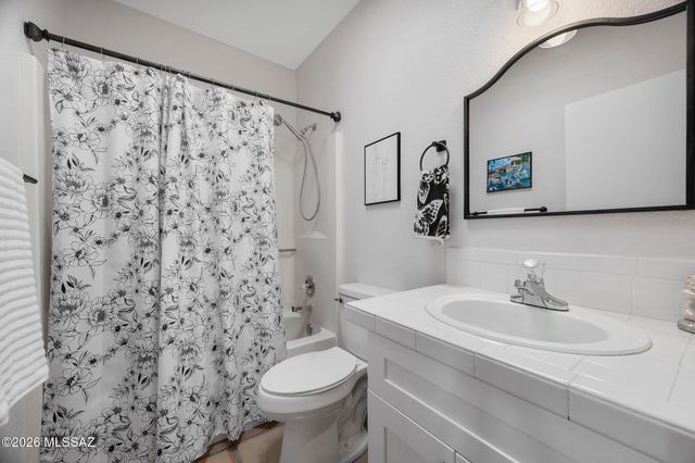 3863 S Calle Del Escudo, Green Valley, AZ 85622