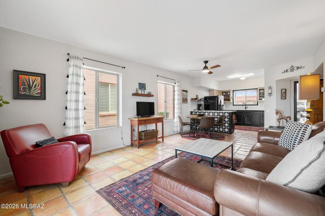 3863 S Calle Del Escudo, Green Valley, AZ 85622