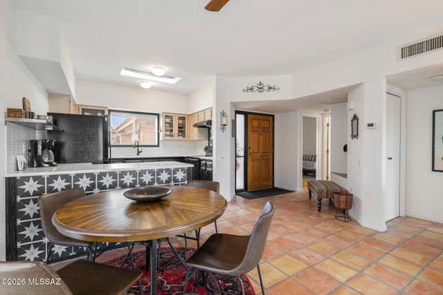 3863 S Calle Del Escudo, Green Valley, AZ 85622