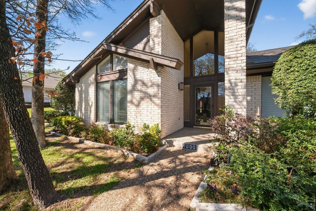 1800 High Vista Court, Fort Worth, TX 76112 — photo 2