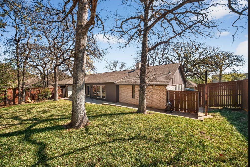 1800 High Vista Court, Fort Worth, TX 76112 — photo 5