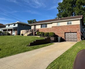 127 Birkewood Road, Huntington, WV 25705