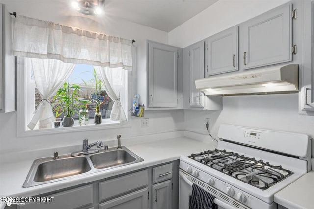 7640 Snow View Drive, Anchorage, AK 99507
