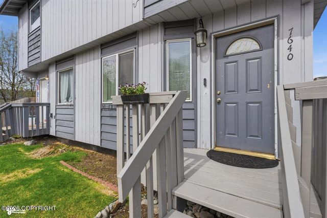 7640 Snow View Drive, Anchorage, AK 99507