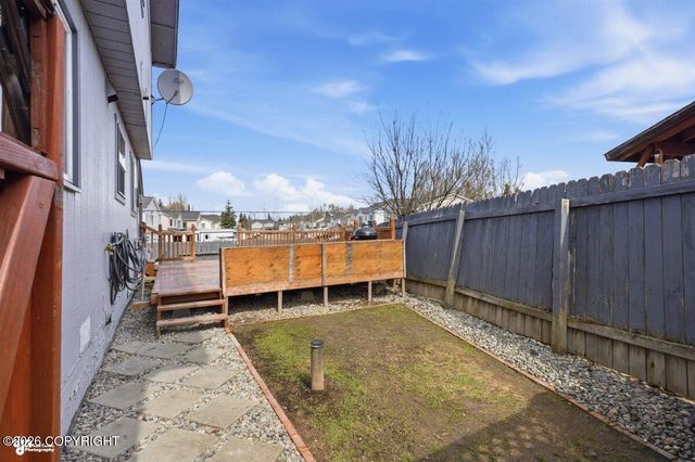 7640 Snow View Drive, Anchorage, AK 99507