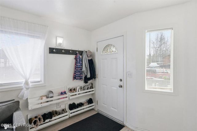 7640 Snow View Drive, Anchorage, AK 99507