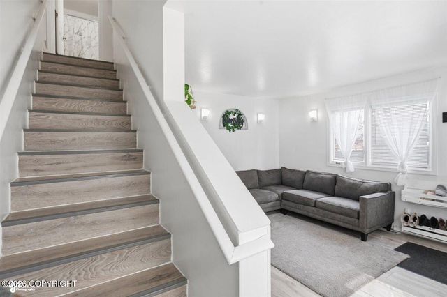 7640 Snow View Drive, Anchorage, AK 99507