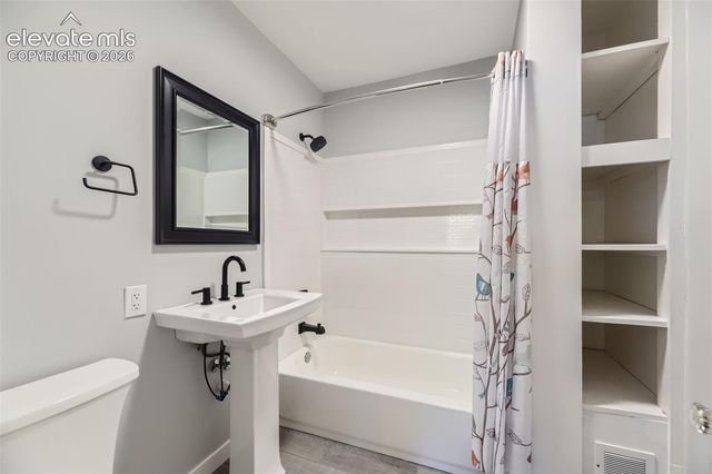 70 Cascade Court, Colorado Springs, CO 80907
