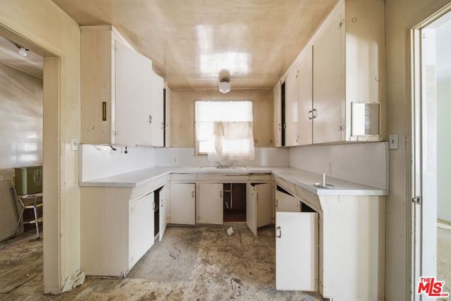14822 Otsego Street, Sherman Oaks, CA 91403