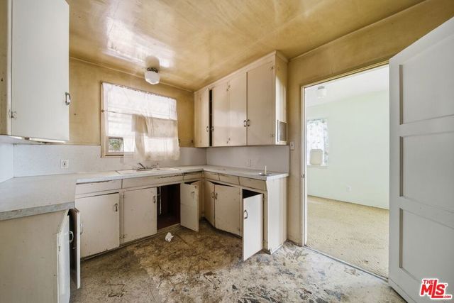 14822 Otsego Street, Sherman Oaks, CA 91403