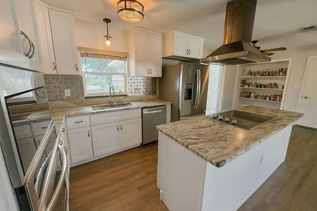 2304 COUNTRY CLUB ROAD, Eustis, FL 32726
