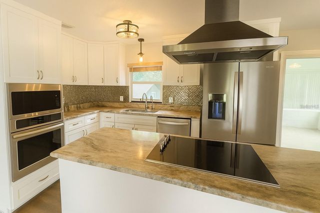 2304 COUNTRY CLUB ROAD, Eustis, FL 32726