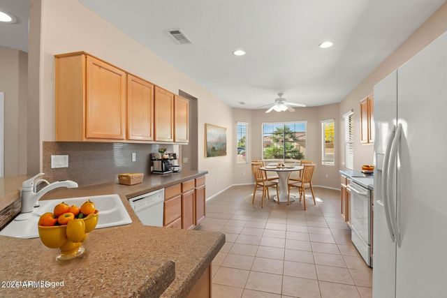 16838 W DESERT BLOSSOM Way, Surprise, AZ 85387