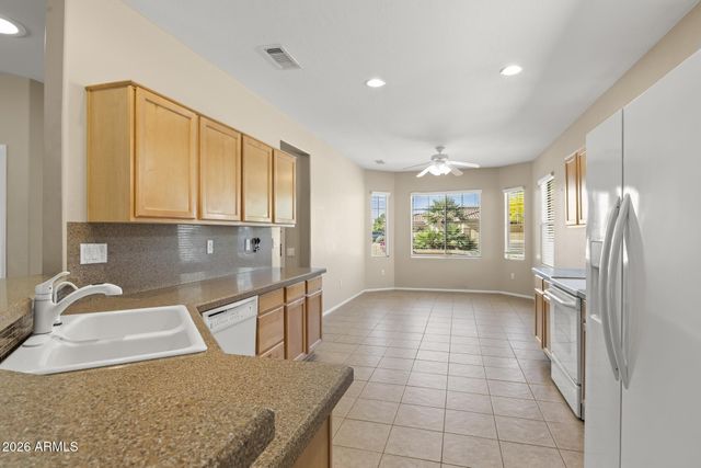 16838 W DESERT BLOSSOM Way, Surprise, AZ 85387