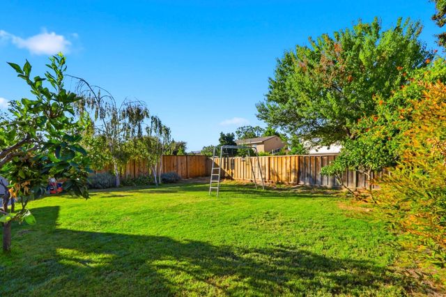 493 Crosslees Drive, San Jose, CA 95111