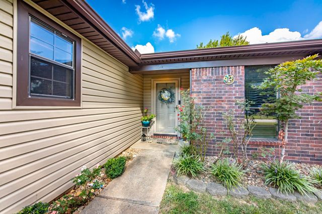 10 Fieldcrest Cv, Cabot, AR 72023