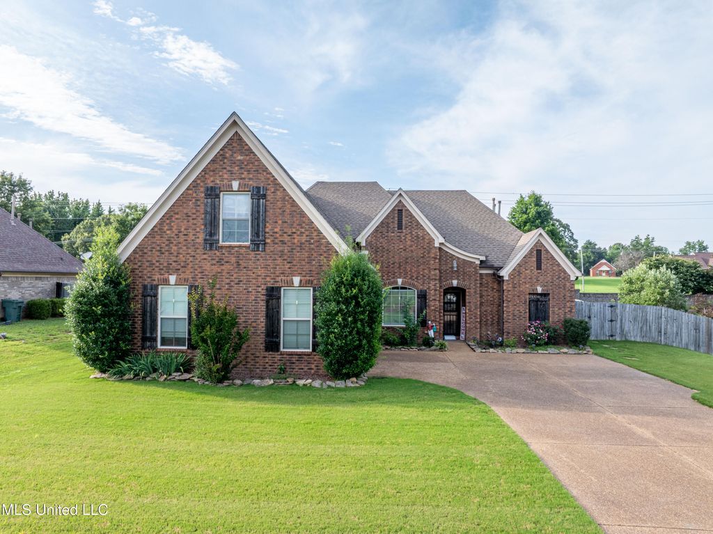 1668 Farindale Cove, Nesbit, MS 38651 — photo 2