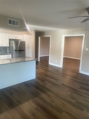 904 Spring Valley Plaza A, Richardson, TX 75080