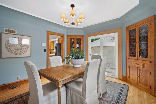 1512 E Olive STREET, Shorewood, WI 53211