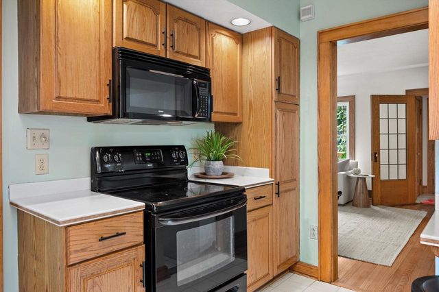 1512 E Olive STREET, Shorewood, WI 53211